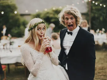 Una pareja en su boda Una pareja en su boda