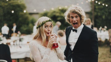 Una pareja en su boda