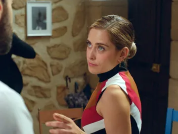 Carmen planta a Iñaki para pasar la noche con Horacio Carmen planta a Iñaki para pasar la noche con Horacio