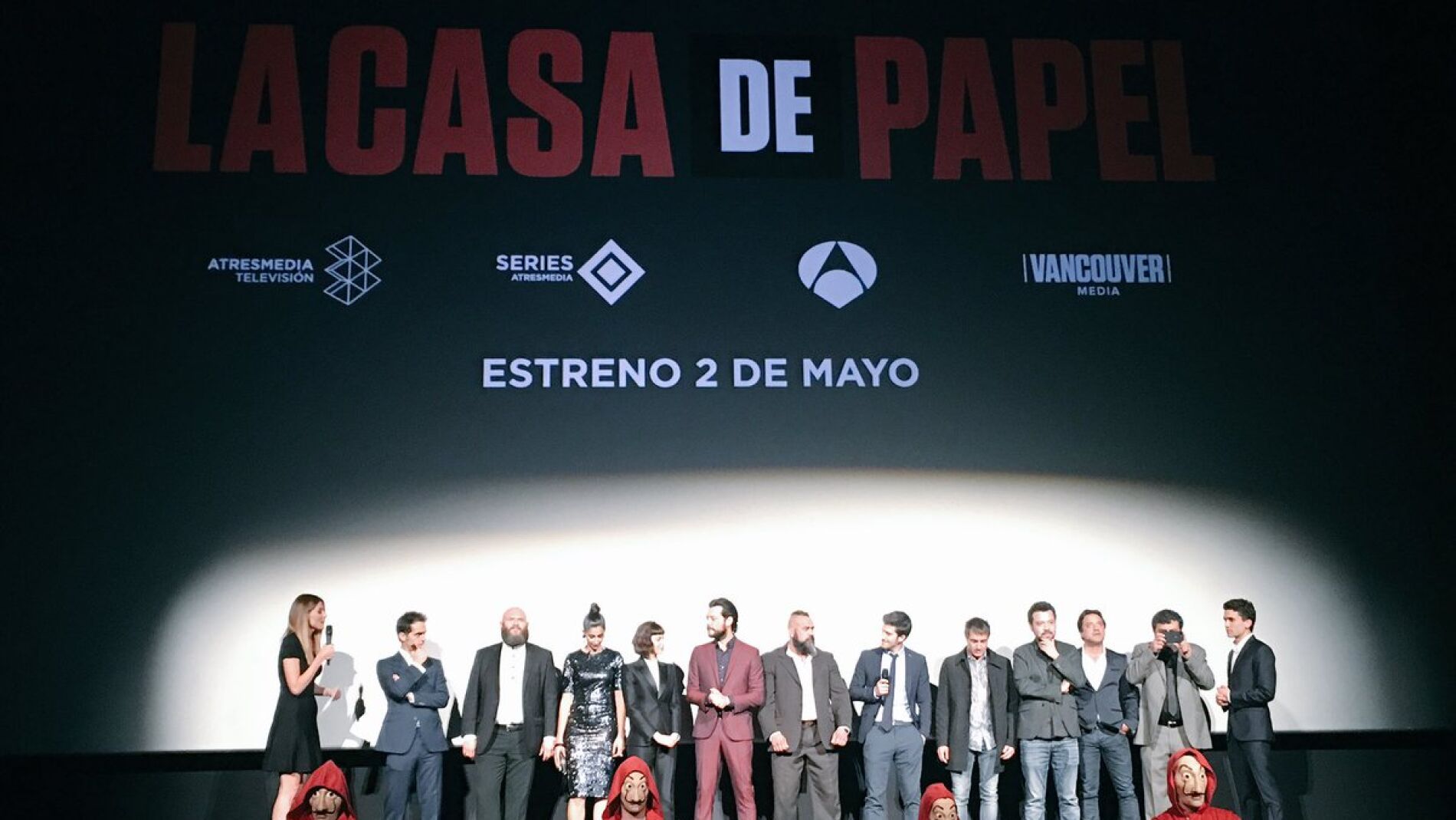 El equipo de La casa de papel en la premiere
