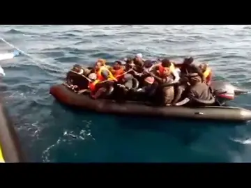 Frame 4.664 de: Salvamento Marítimo ha rescatado hoy a 105 personas a bordo de cuatro pateras Frame 4.664 de: Salvamento Marítimo ha rescatado hoy a 105 personas a bordo de cuatro pateras