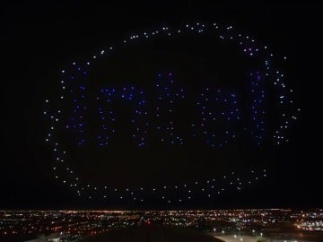 Frame 23.936 de: Los drones se utilizan ahora en publicidad Frame 23.936 de: Los drones se utilizan ahora en publicidad