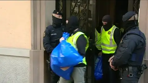 Frame 16.375993 de: Cuatro de los ocho detenidos en Barcelona están relacionados con los autores de los atentados en Bruselas Frame 16.375993 de: Cuatro de los ocho detenidos en Barcelona están relacionados con los autores de los atentados en Bruselas
