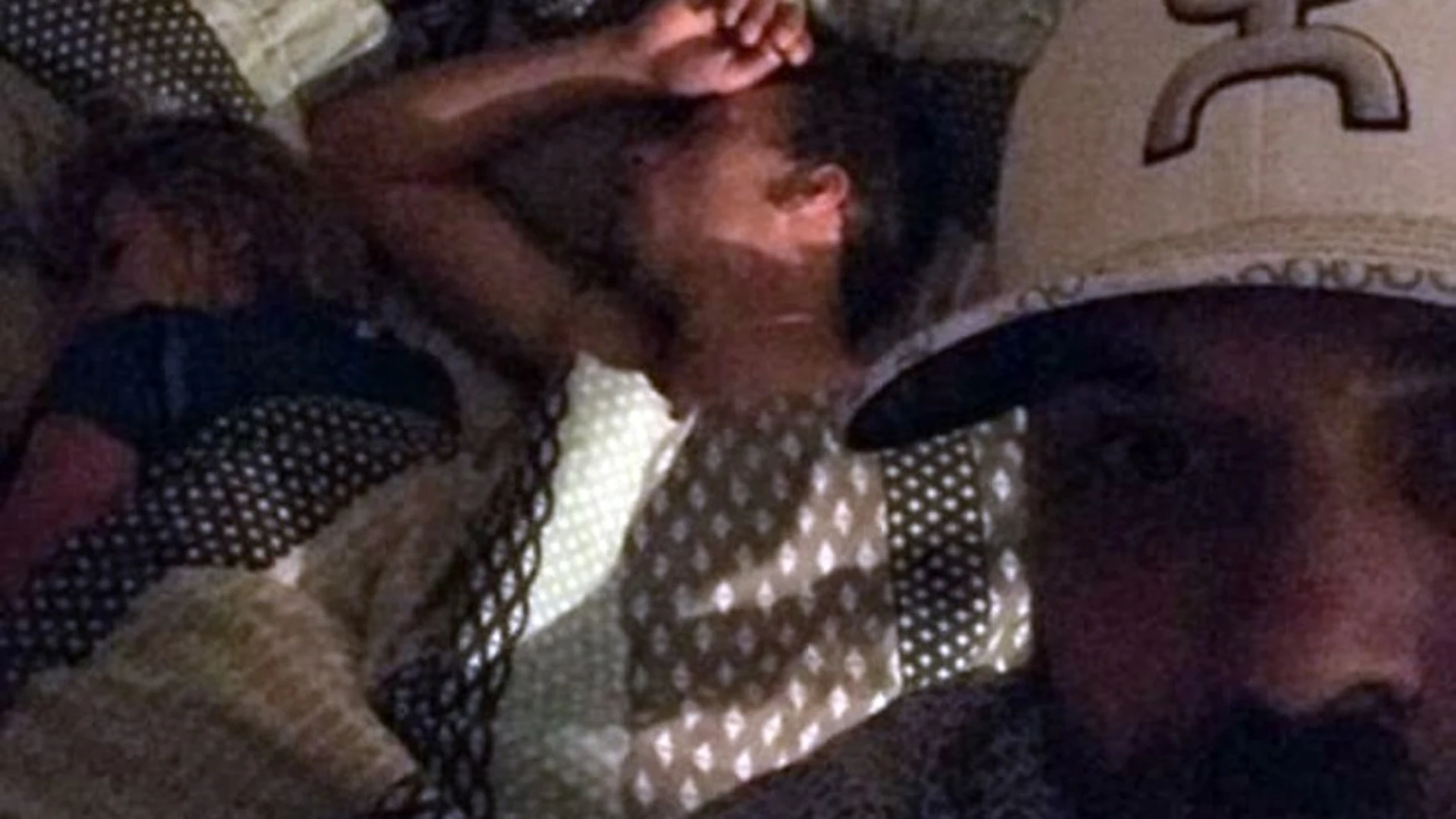 Duston pilla a su novia con otro y se hace un 'selfie' Duston pilla a su novia con otro y se hace un 'selfie'