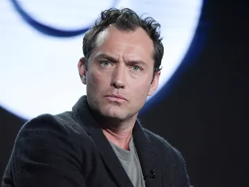 Jude Law tiene muchas preguntas que hacer Jude Law tiene muchas preguntas que hacer