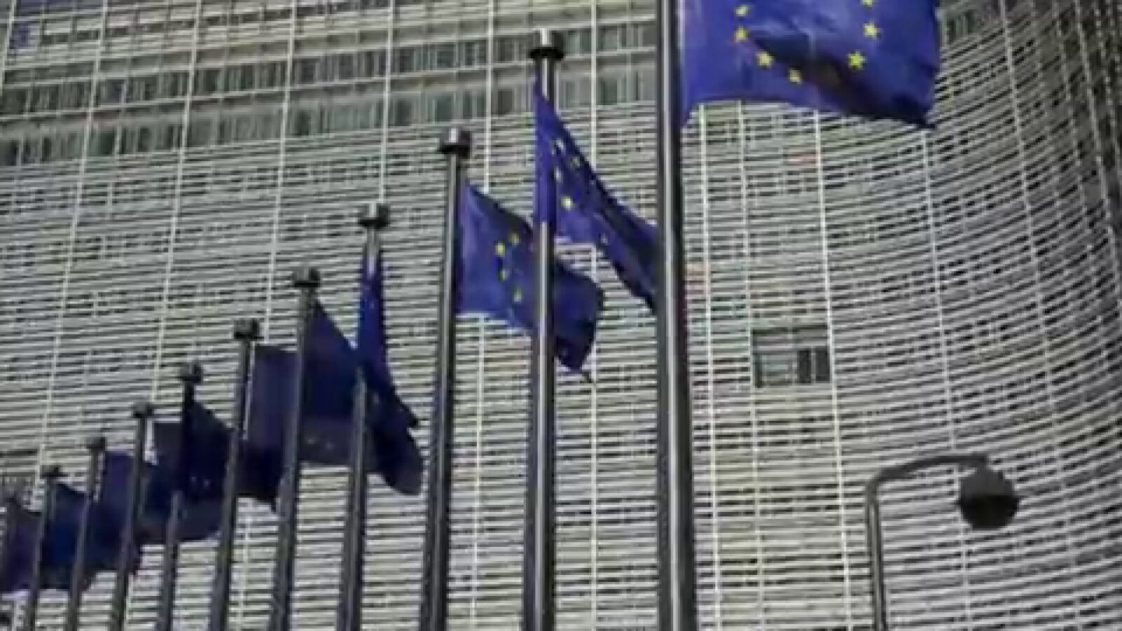 Bruselas respira aliviada con la victoria de Macron
