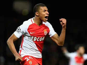Mbappé celebra un gol Mbappé celebra un gol