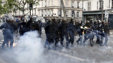 La policía durante unos disturbios durante una protesta