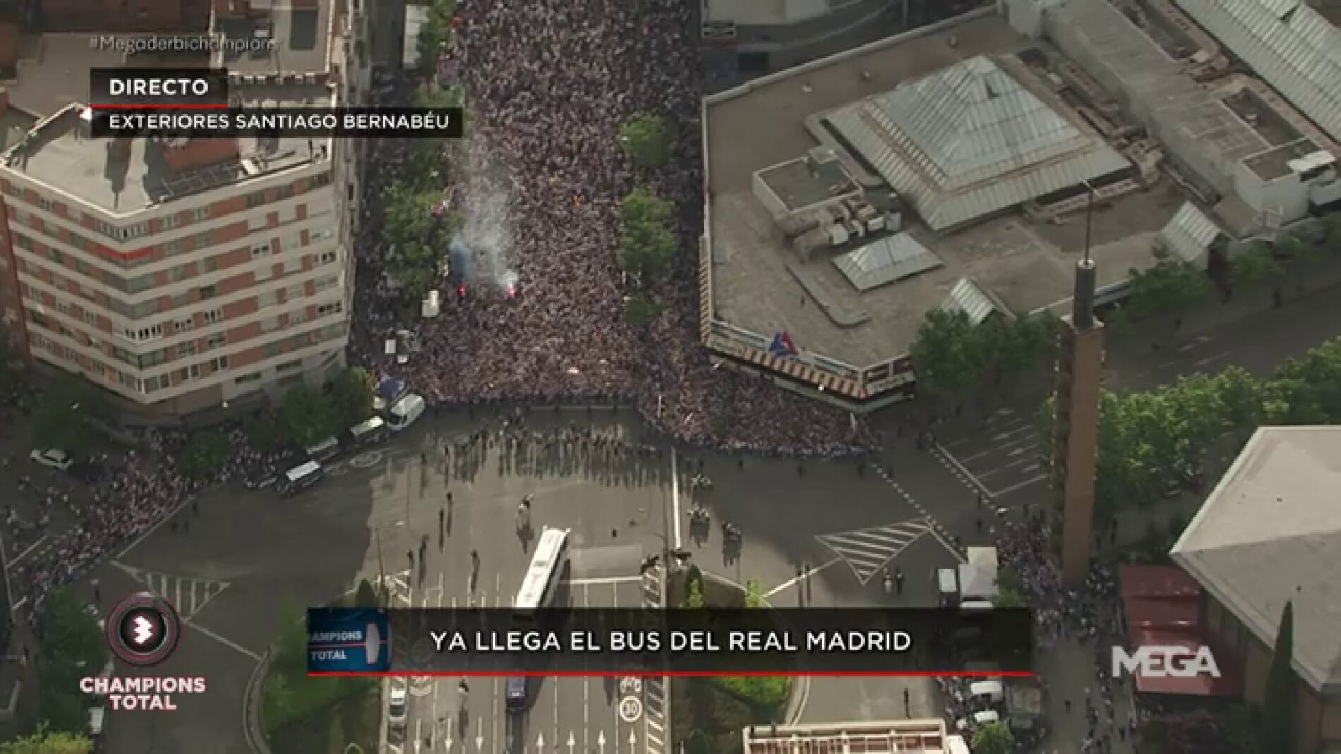Frame 101.028571 de: As&iacute; llegaron Real Madrid y Atl&eacute;tico al estadio Santiago Bernab&eacute;u antes del derbi