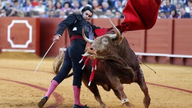 Una deslucida corrida en la Maestranza en una tarde sin trofeos