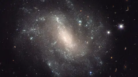 No existen evidencias que confirmen la existencia de múltiples universos No existen evidencias que confirmen la existencia de múltiples universos