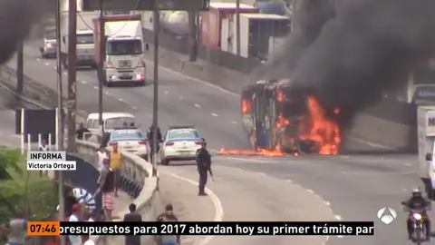 Frame 20.532857 de: Una redada contra narcotraficantes en Brasil acaba con una violenta respuesta en las calles de Río de Janeiro Frame 20.532857 de: Una redada contra narcotraficantes en Brasil acaba con una violenta respuesta en las calles de Río de Janeiro