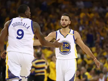 Curry celebra una canasta ante Utah Jazz Curry celebra una canasta ante Utah Jazz