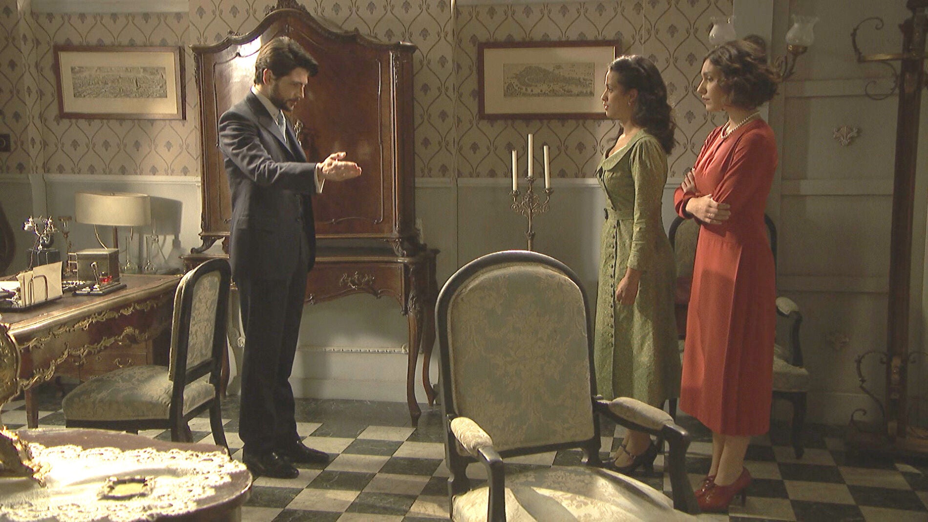 Hernando re&uacute;ne a Camila y Luc&iacute;a para sincerarse