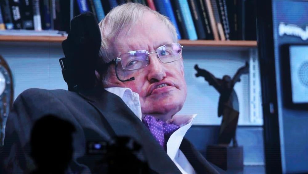 Stephen Hawking durante una conferencia