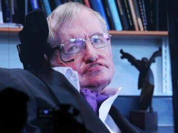 Stephen Hawking durante una conferencia