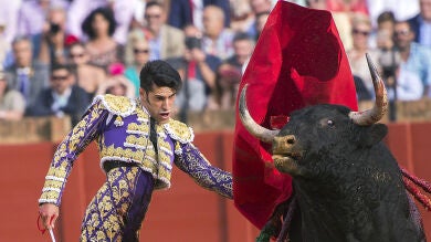 Talavante pasea la única oreja en otra tarde sin faenas rotundas