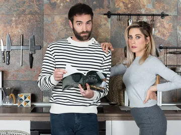 Jon Plazaola y María León son Iñaki y Carmen en 'Allí Abajo' Jon Plazaola y María León son Iñaki y Carmen en 'Allí Abajo'