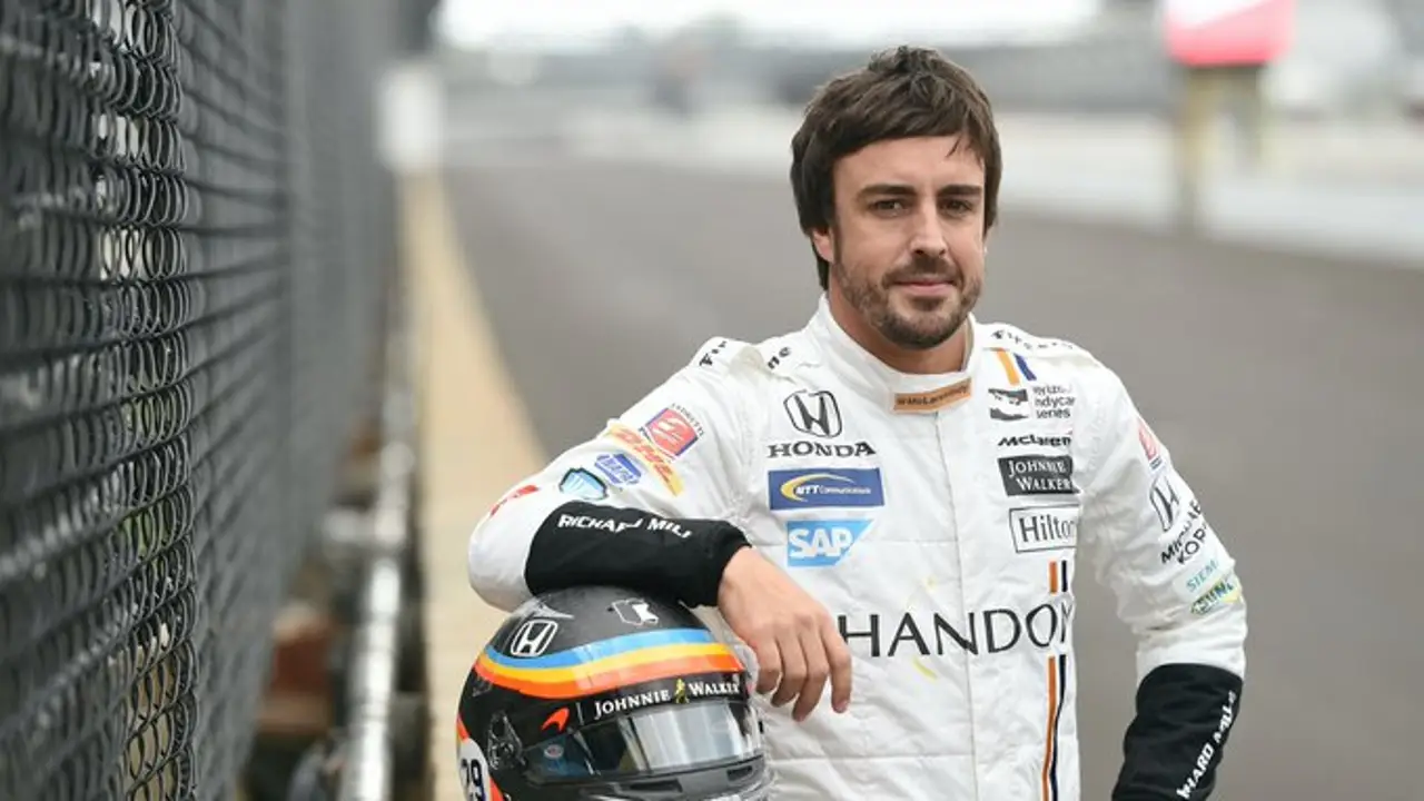 Alonso, tras sus primeras vueltas de cara a las 500 millas de Indianápolis: "El coche me lleva a mí"