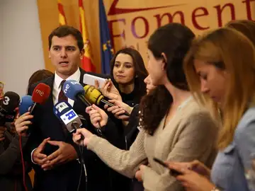Albert Rivera en los pasillos del Congreso Albert Rivera en los pasillos del Congreso
