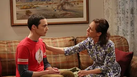 Mary Cooper es la madre de Sheldon Cooper Mary Cooper es la madre de Sheldon Cooper