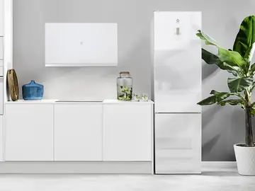 Cocina con electrodomésticos en cristal blanco. Cocina con electrodomésticos en cristal blanco.