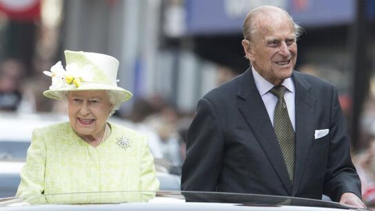 La reina Isabel II y su marido Felipe de Edimburgo