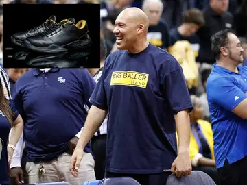 LaVar Ball, con las nuevas zapatillas de su hijo Lonzo LaVar Ball, con las nuevas zapatillas de su hijo Lonzo