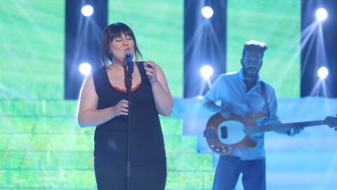 Vicky Armas, una despampanante Amaral con su interpretaci&oacute;n &lsquo;Te necesito&rsquo;