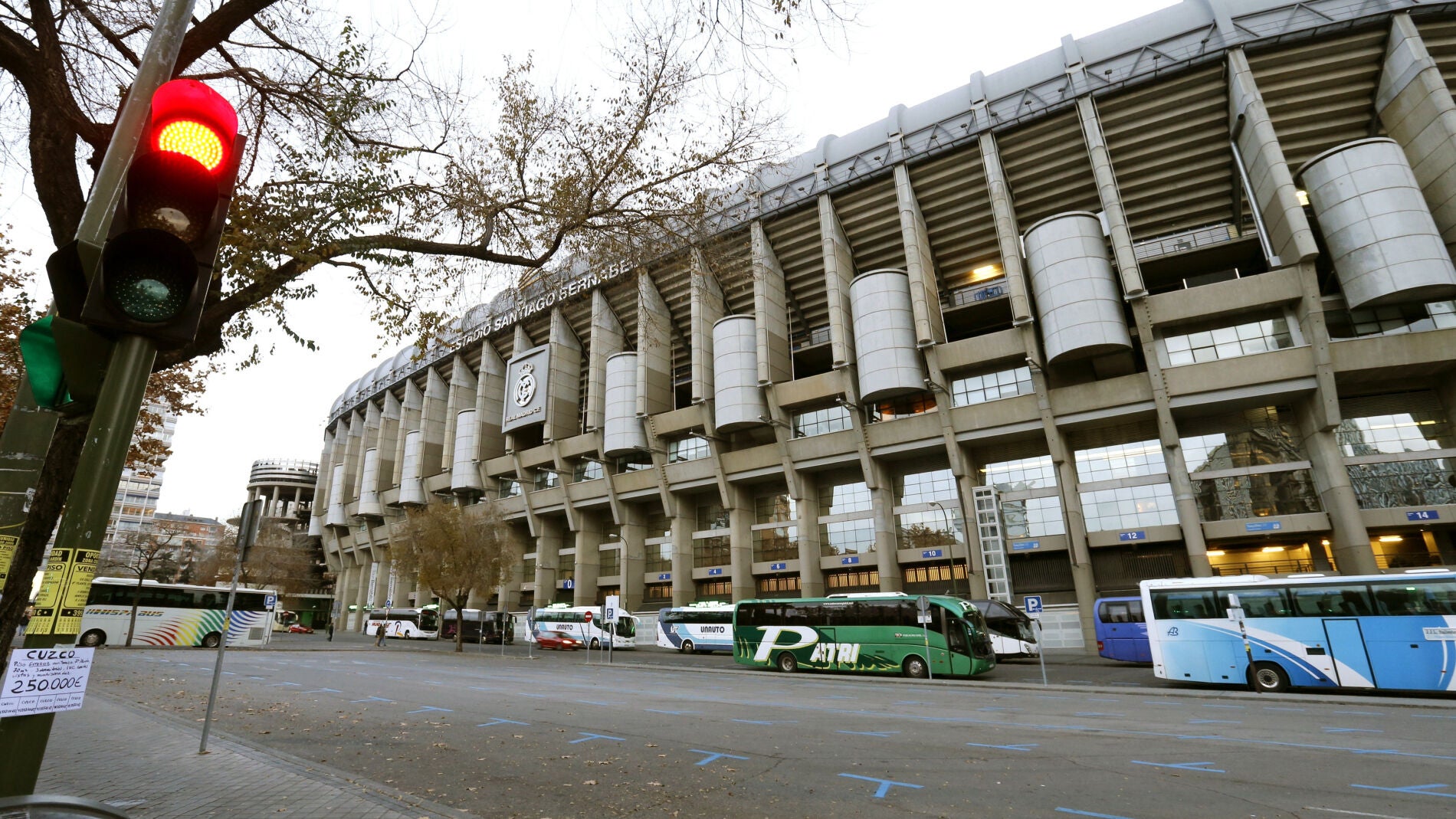 Imagen exterior del estadio Santiago Bernab&eacute;u