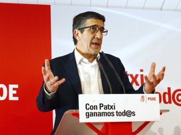 El candidato a las primarias del PSOE Patxi López en una rueda de prensa celebrada en Madri