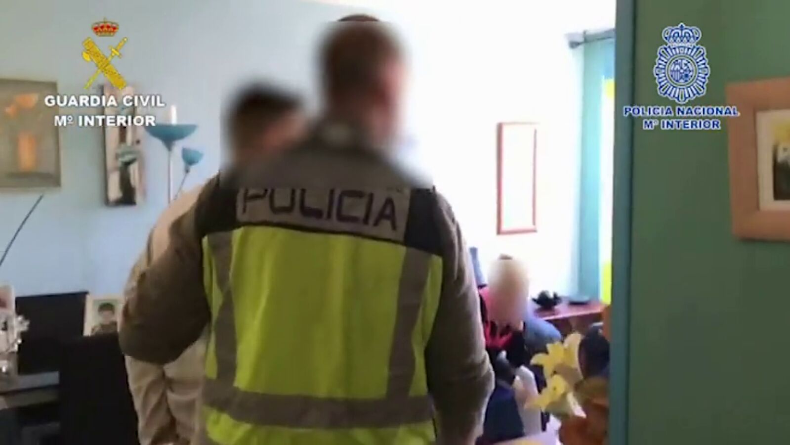 Desarticulada una banda sospechosa de un centenar de robos en naves, bancos y bares