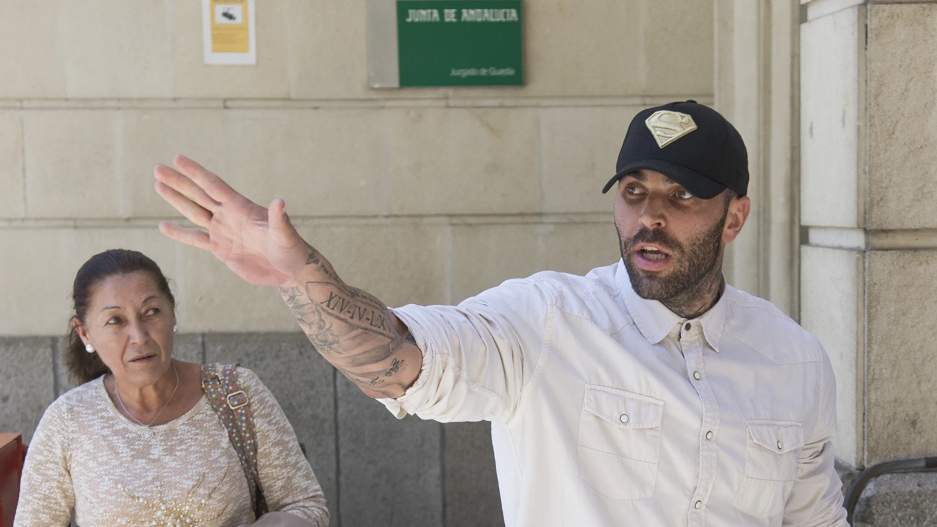 El ultra del Betis, saliendo de los juzgados El ultra del Betis, saliendo de los juzgados