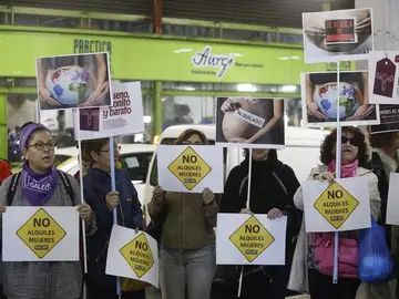 Protestas contra los vientres de alquiler Protestas contra los vientres de alquiler
