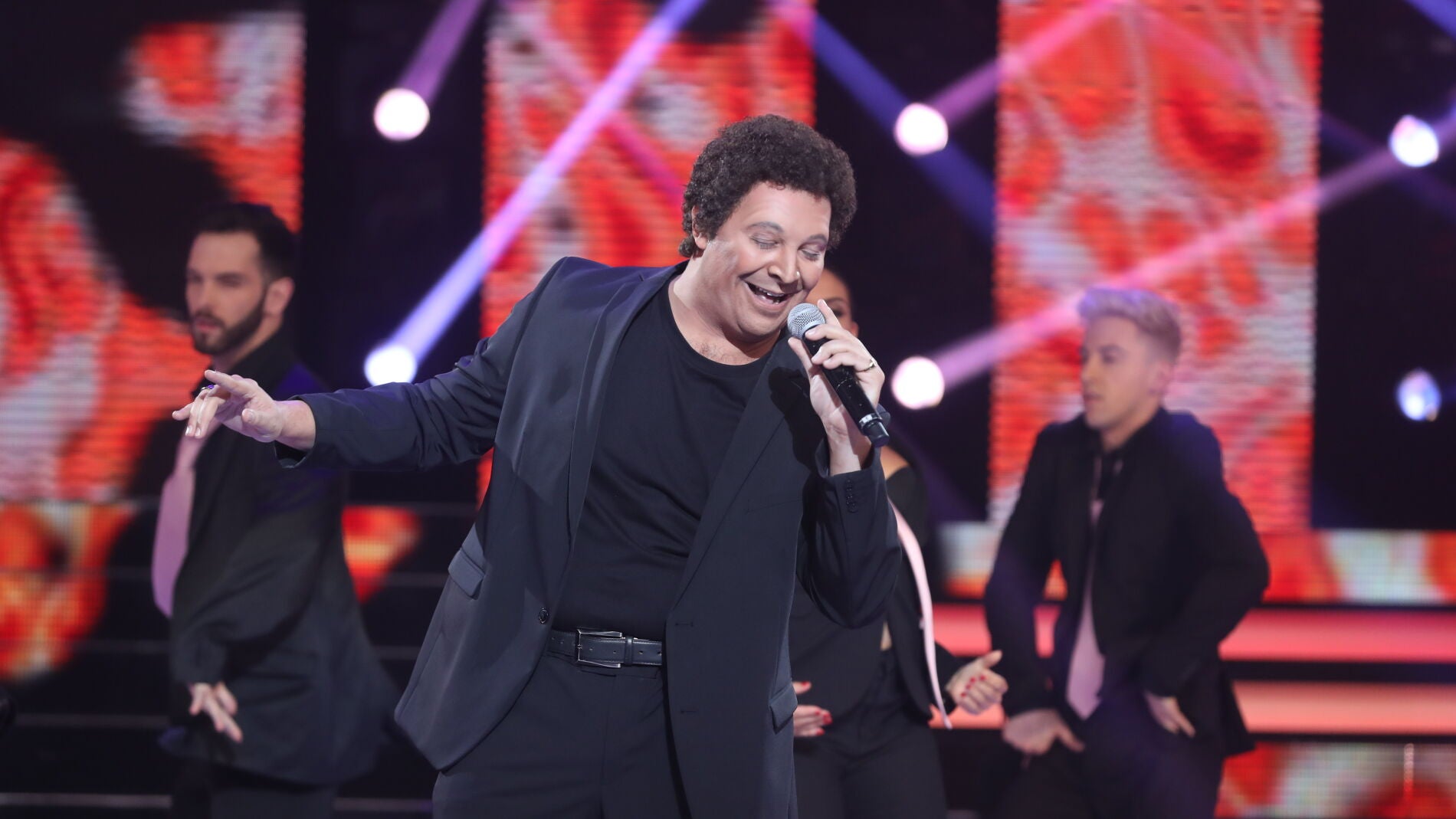 David Moreno, una divertida bomba sexual al ritmo de Tom Jones