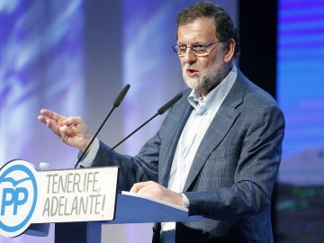 El presidente del Gobierno y del PP, Mariano Rajoy, durante su intervención hoy en la clausura del VIII Congreso Insulardel partido en Tenerife El presidente del Gobierno y del PP, Mariano Rajoy, durante su intervención hoy en la clausura del VIII Congreso Insulardel partido en Tenerife