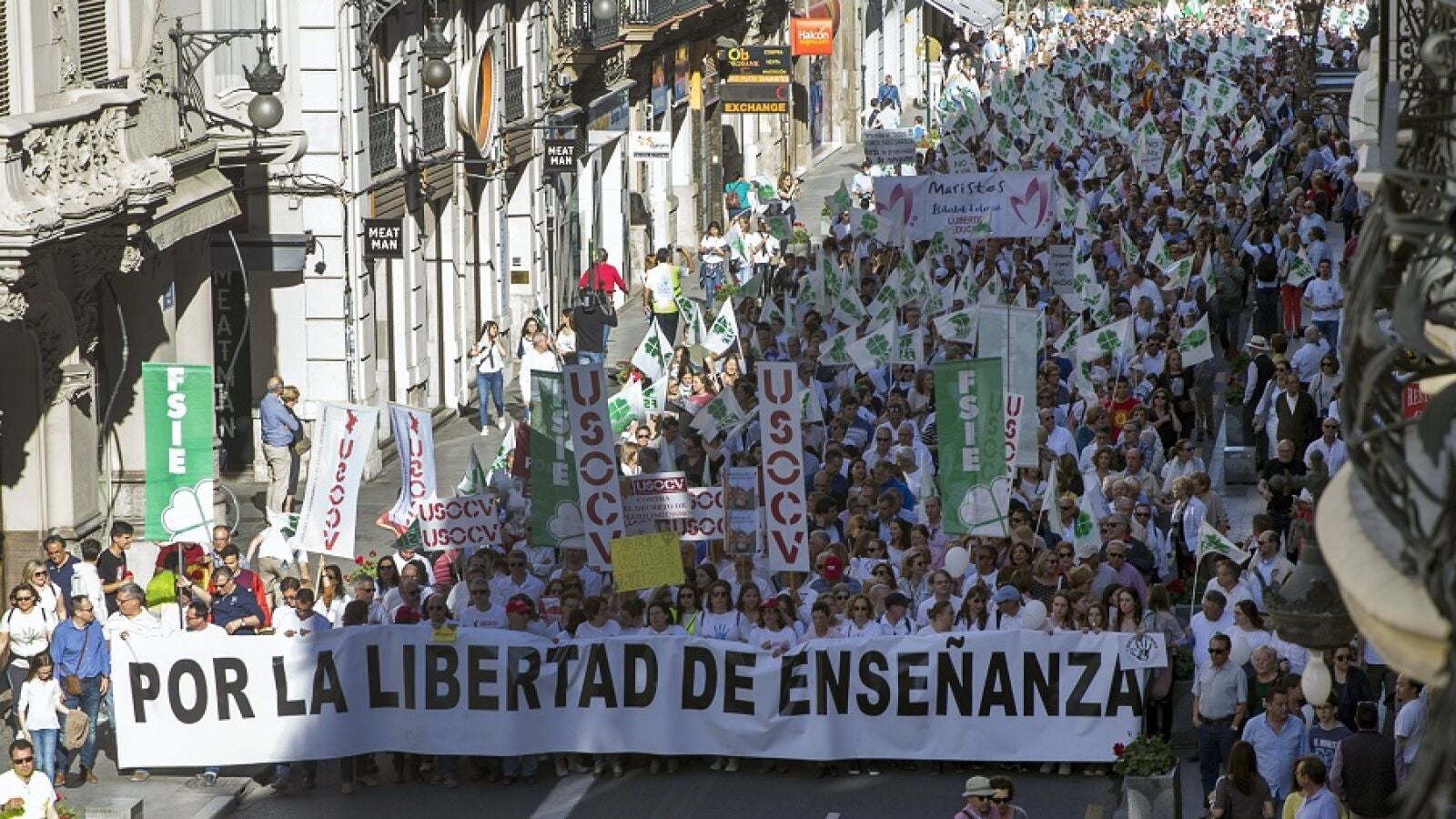 Miles de personas defienden en Valencia la educación concertada