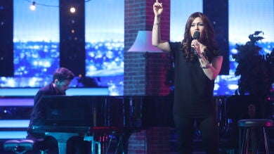 Ely López hace vibrar a los espectadores con su interpretación ‘Durmiendo Sola’ de Vanesa Martín