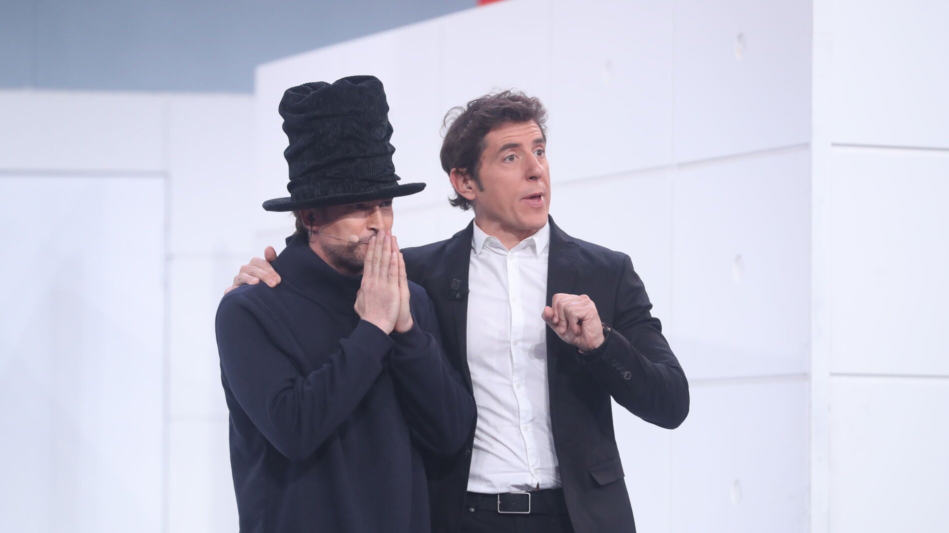 Ll&aacute;&ccedil;er a Dabeat: &ldquo;Eres un valiente por imitar a Jamiroquai&rdquo;