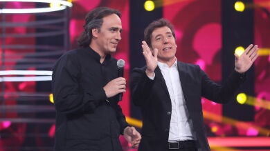 Miki a Voces: “Es la mejor imitación de Serrat que he visto en mi vida”