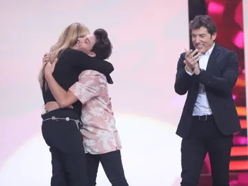 Blas Cantó felicita a la doble de Anastacia Blas Cantó felicita a la doble de Anastacia