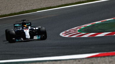 Hamilton domina los Libres 2 de España con Sainz décimo y Alonso último