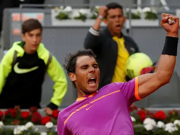 Rafa Nadal celebra su triunfo en el Mutua Madrid Open Rafa Nadal celebra su triunfo en el Mutua Madrid Open