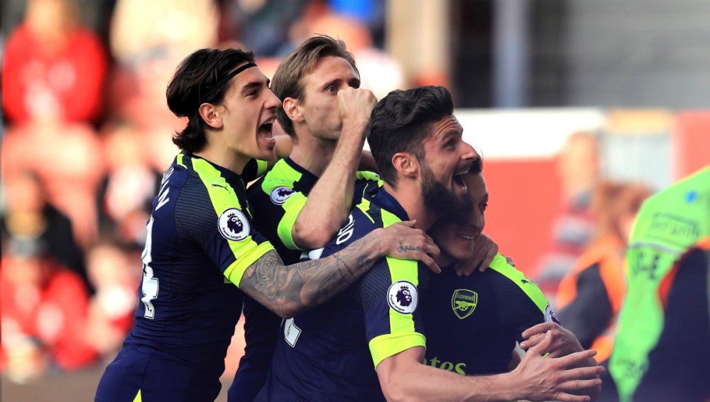 El Arsenal celebra un gol