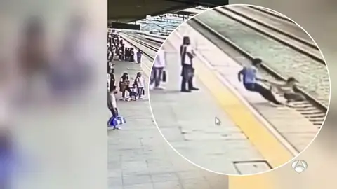 Salva a una mujer que iba a suicidarse Salva a una mujer que iba a suicidarse