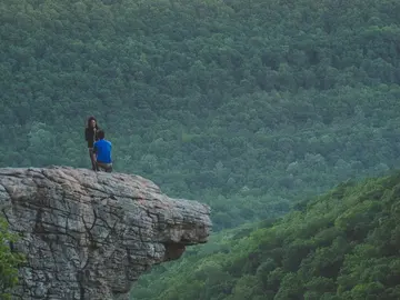 El fotógrafo captó el momento exacto de pedida de mano El fotógrafo captó el momento exacto de pedida de mano