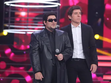 Àngel Llàcer felicita a Cristian Ehdey por su actuación como ‘Son by Four’ Àngel Llàcer felicita a Cristian Ehdey por su actuación como ‘Son by Four’
