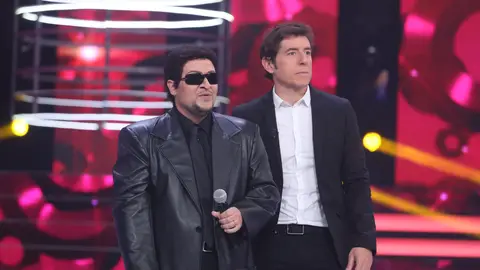 Àngel Llàcer felicita a Cristian Ehdey por su actuación como ‘Son by Four’ Àngel Llàcer felicita a Cristian Ehdey por su actuación como ‘Son by Four’