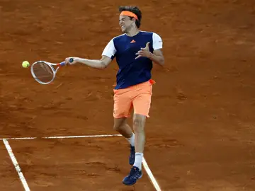Dominic Thiem golpea con su derecha en el partido contra Pablo Cuevas Dominic Thiem golpea con su derecha en el partido contra Pablo Cuevas