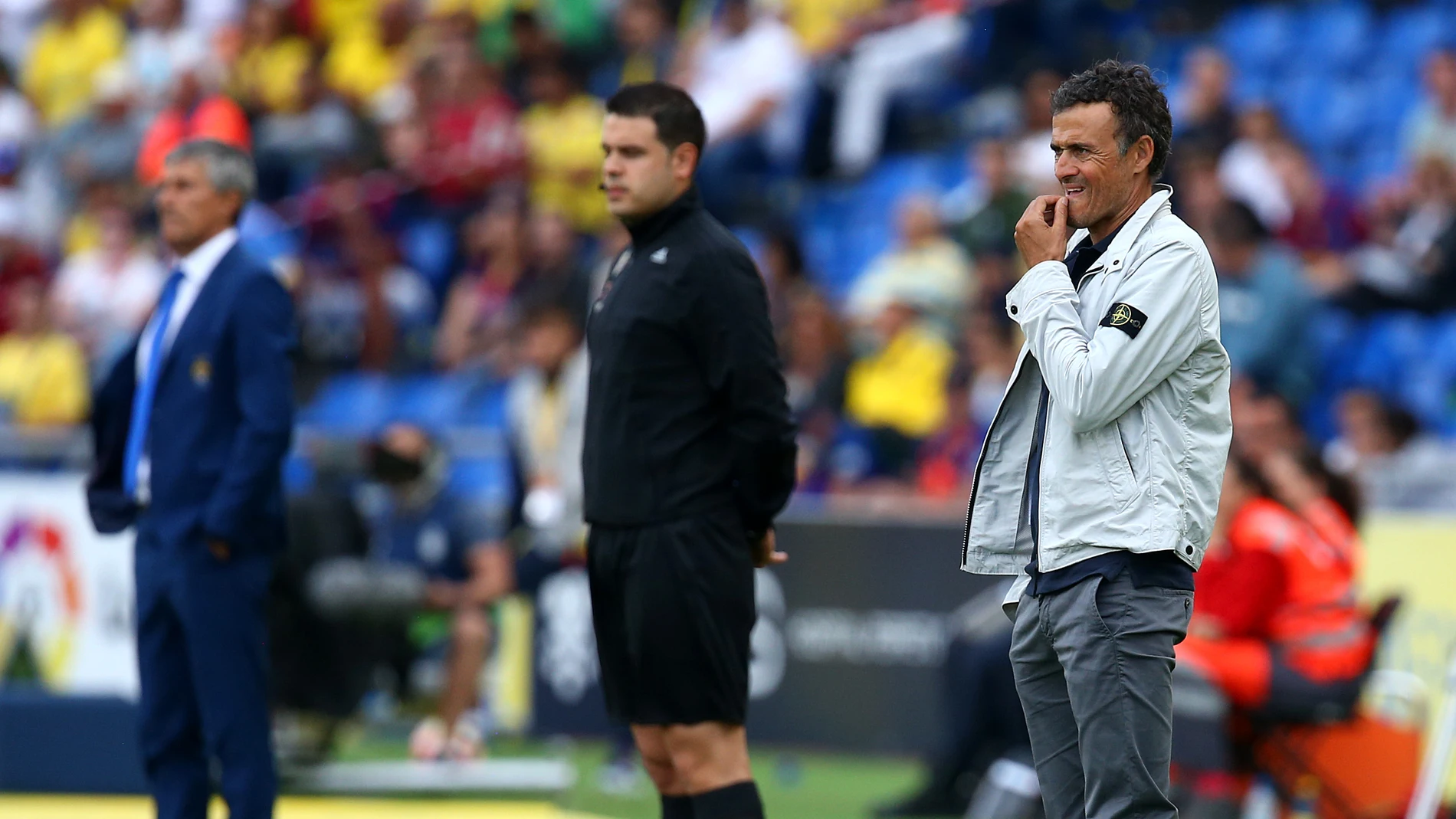 Luis Enrique, en la banda del estadio de Gran Canaria Luis Enrique, en la banda del estadio de Gran Canaria